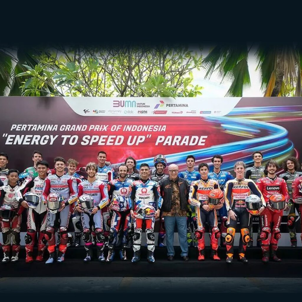 Menjelang MotoGP Mandalika, para riders diajak pawai keliling Lombok. FOTO: themandalikagp.com