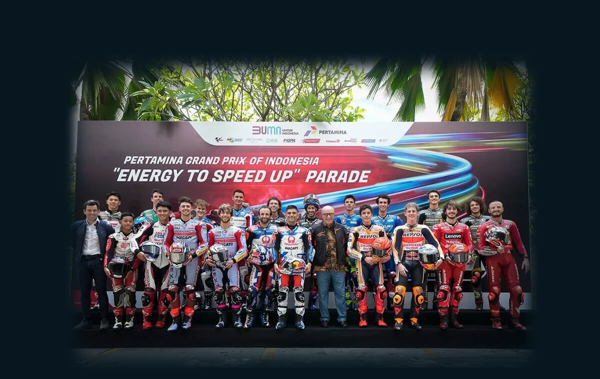 Menjelang MotoGP Mandalika, para riders diajak pawai keliling Lombok. FOTO: themandalikagp.com