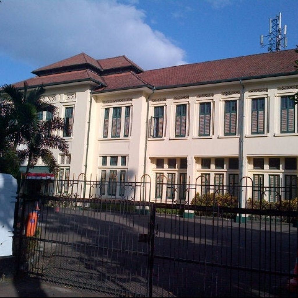 Tragedi Siswi SMAN 3 Bandung Melompat dari Lantai 3 Ramai Jadi Sorotan Warganet