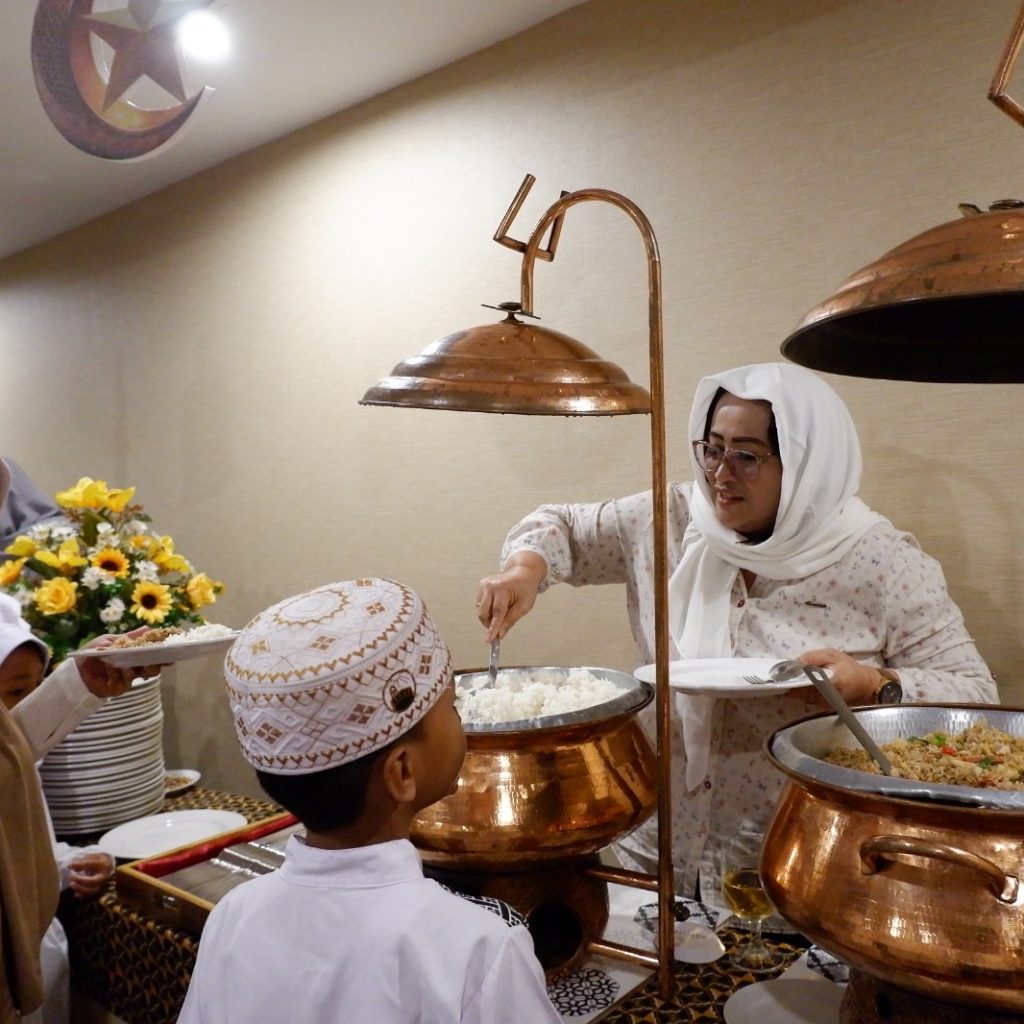 TUTURPEDIA - Semarakkan Ramadan, Hotel ASTON Inn Pandanaran Gelar Kegiatan Sosial Bertajuk "Nostalgic Ramadan"