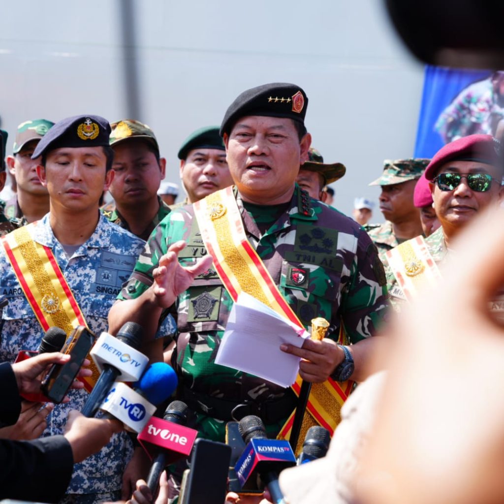 Panglima TNI Laksamana TNI Yudo Margono sampaikan permintaan maaf pada warga Rempang. FOTO: X.com/Puspen_TNI