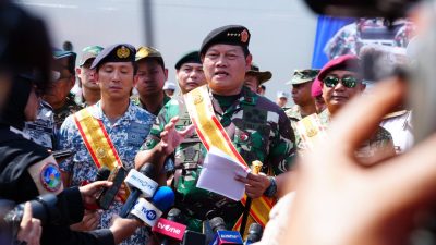 Panglima TNI Laksamana TNI Yudo Margono sampaikan permintaan maaf pada warga Rempang. FOTO: X.com/Puspen_TNI