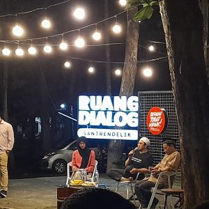 Hadir di Santrendelik, Ustaz Yusuf Mansur Beri Beasiswa ke Jemaah