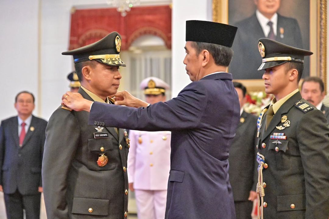 Presiden Joko Widodo (Jokowi) resmi melantik Jenderal TNI Agus Subiyanto sebagai Panglima TNI pada Rabu, 22 November 2023. FOTO: Tangkapan layar YouTube Sekretariat Presiden.