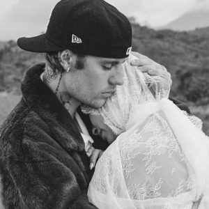 Hailey dan Justin Bieber Nantikan Kedatangan Anak Pertama serta Perlihatkan Baby Bump Lewat Video Romantis