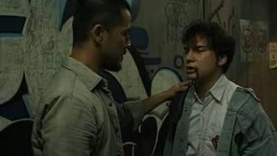 TUTURPEDIA - Rasisme 'Babi', Konflik Penuh 'Apriori', dan Sensasi Tusukan Puluhan 'Duri' dalam Pengepungan di Bukit Duri (Sebuah Review)