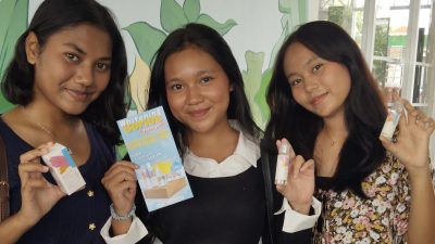 TUTURPEDIA - Ikut Meriahkan Theresiana Creative Competition 2025, Stand Serins Care diserbu Pengunjung
