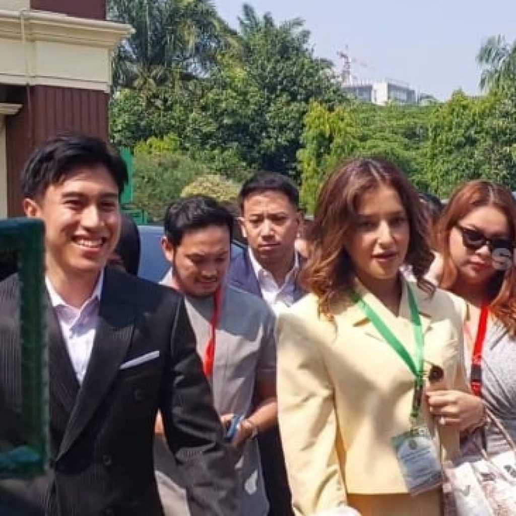TUTURPEDIA - Tasya Farasya dan Ahmad Assegaf Kompak Hadiri Sidang Cerai Perdana di PA Jakarta Selatan