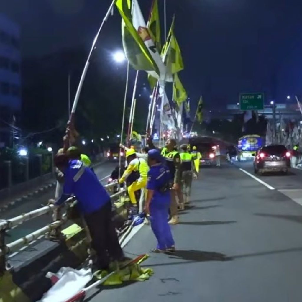 Hari Kedua Masa Tenang Pemilu 2024, Satpol PP DKI Jakarta Turunkan 309.633 APK