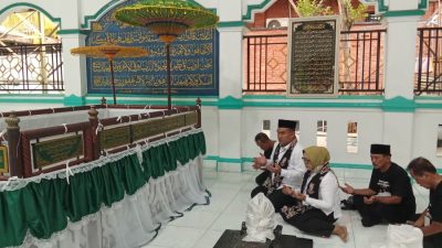 TUTURPEDIA - Usai Daftar Pilkada 2024, ASRI Berziarah ke Makam Sunan Pojok 