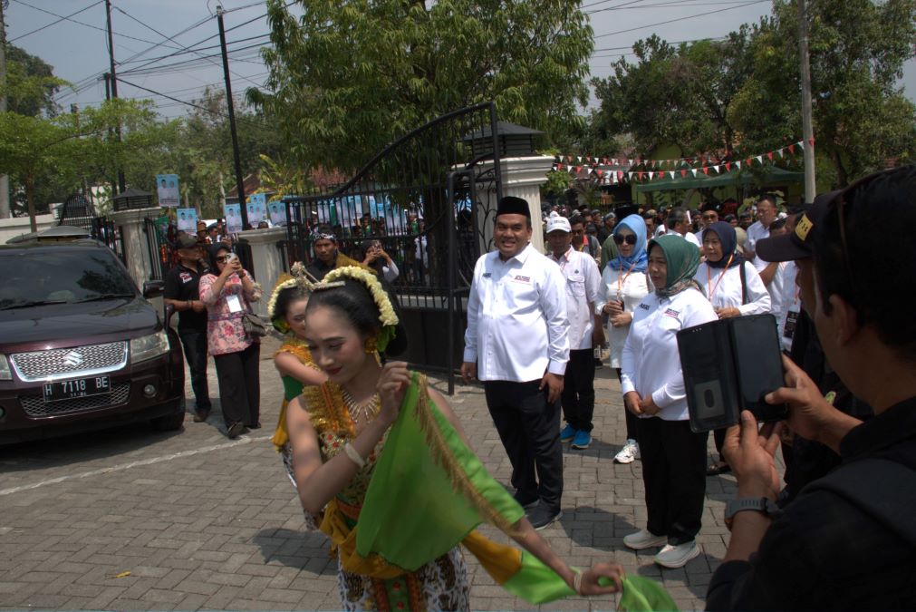 Arief Rohman dan Sri Setyorini. Foto: Dok. Lilik Yuliantoro