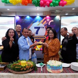 Rayakan Ulang Tahun ke-7, Aston Inn Pandanaran Semarang Ambil Tema ‘Grow Toge7her’