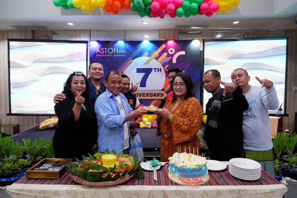 ASTON INN Pandanaran Semarang ulang tahun ke-7, merayakan dengan tema Grow Toge7her. Foto: Hotel ASTON INN Pandanaran