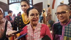 Agustina Wilujeng saat menghadiri Pikat Wastra Nusantara di Gedung Oudetrap, Kamis (12/9/2024). Foto: Dok. Alan Henry