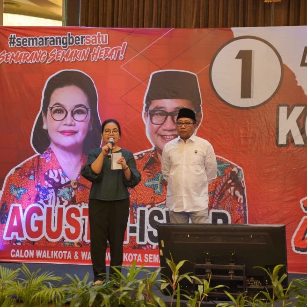 Paslon Wali Kota dan Wakil Wali Kota Semarang, Agustina Wilujeng - Iswar Aminuddin menghadiri rapat konsolidasi tim pemenangan Jaguar Kecamatan Genuk. Foto: Dok. Jaguar