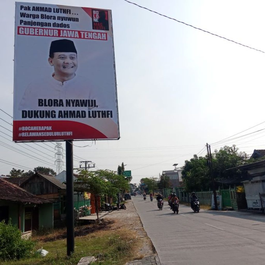 Baliho Kapolda Jateng, Irjen Pol Ahmad Luthfi sebagai calon gubernur. Foto: Dok. Lilik YuliantoroBaliho Kapolda Jateng, Irjen Pol Ahmad Luthfi sebagai calon gubernur. Foto: Dok. Lilik Yuliantoro