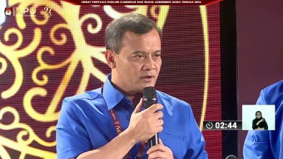 Calon Gubernur Jateng nomor urut 2, Ahmad Luthfi dalam debat perdana Pilgub Jateng 2024 di Marina Convention Center, Rabu (30/10/2024) malam. Foto: Tangkapan Layar YouTube KPU Jateng
