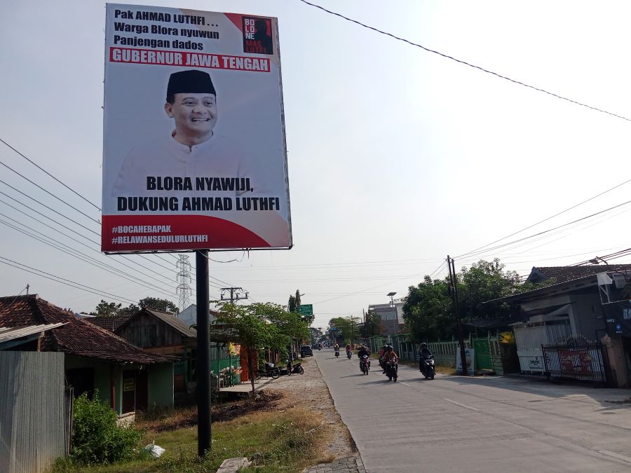 Baliho Kapolda Jateng, Irjen Pol Ahmad Luthfi sebagai calon gubernur. Foto: Dok. Lilik YuliantoroBaliho Kapolda Jateng, Irjen Pol Ahmad Luthfi sebagai calon gubernur. Foto: Dok. Lilik Yuliantoro
