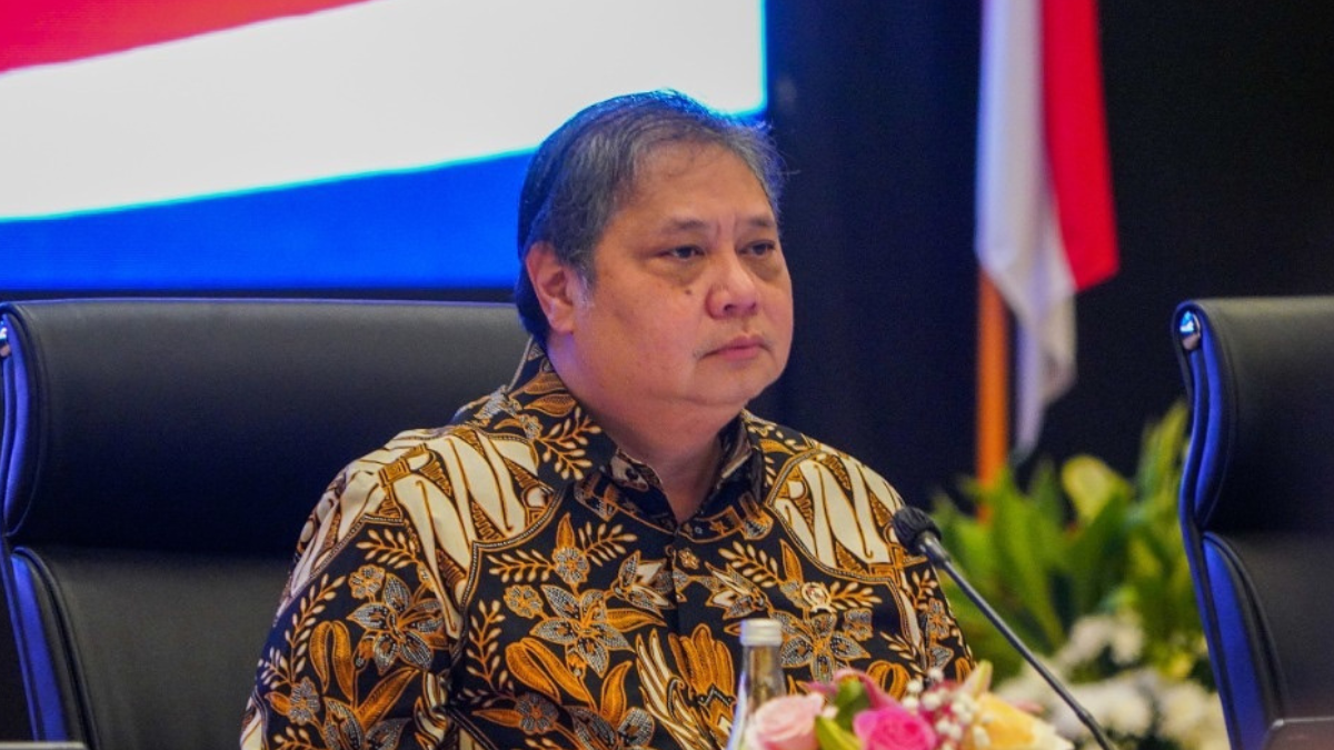 Airlangga Hartarto sebut akan diskusikan ulang pembatasan subsidi BBM. Foto: instagram.com/airlanggahartarto_official