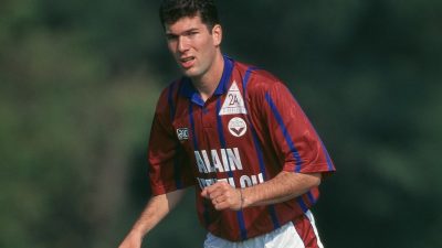 Akademi sepak bola Bordeaux yang telah sukses melahirkan Zidane bangkrut. Foto: x.com/footballontnt