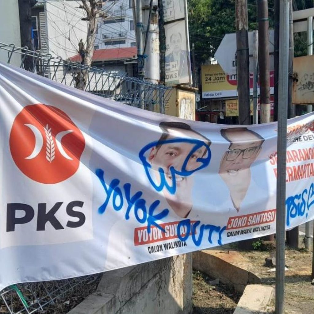 Perusakan baliho calon Wali Kota dan Wakil Wali Kota Semarang nomor urut 2, Yoyok Sukawi-Joko Santoso (Yoyok-Joss). Foto: Istimewa