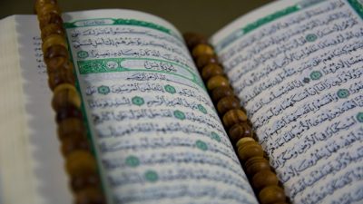 Perbedaan Nuzulul Quran dan Lailatul Qadar. Foto: unsplash.com/grstocks