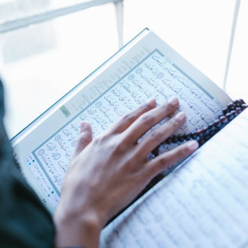 Kemenag rilis Al-Qur’an ke dalam bahasa Gayo. Foto: pexels.com/rdne