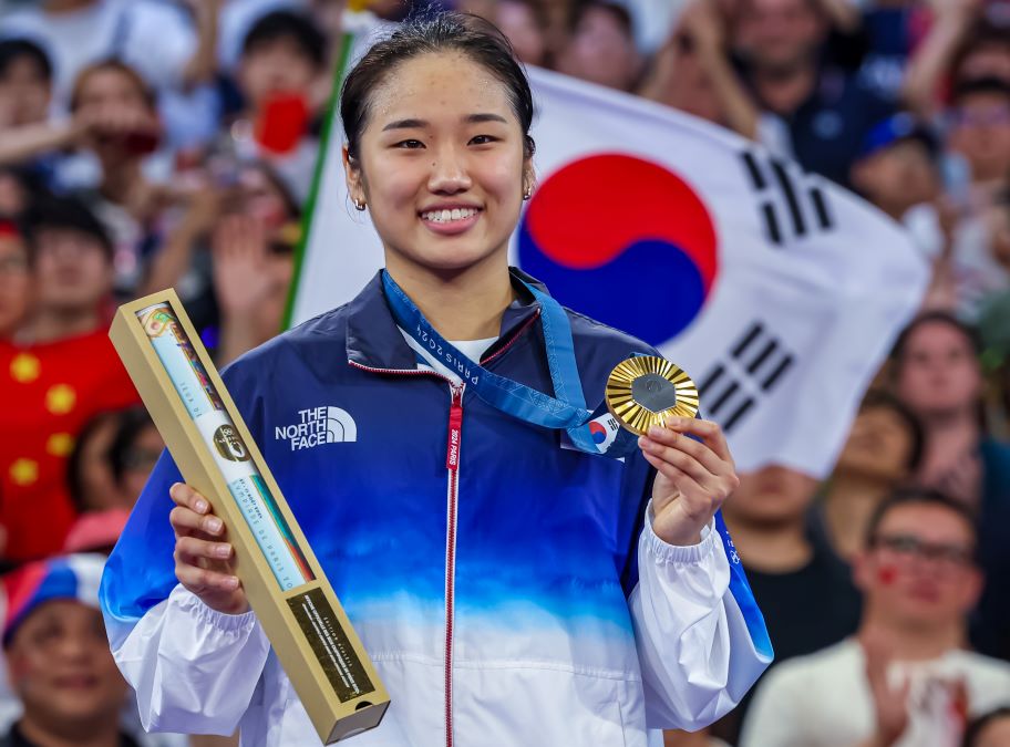 Pada konferensi pers Olimpiade 2024 di Paris, An Se-young sebut merasa kecewa dengan timnas Korea. Foto: x.com/bwfmedia