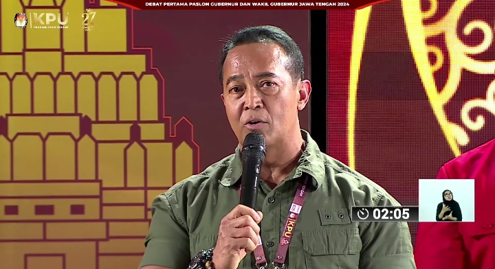 Calon Gubernur Jateng nomor urut 1, Andika Perkasa dalam debat perdana Pilgub Jateng 2024 di Marina Convention Center, Rabu (30/10/2024) malam. Foto: Tangkapan Layar YouTube KPU Jateng