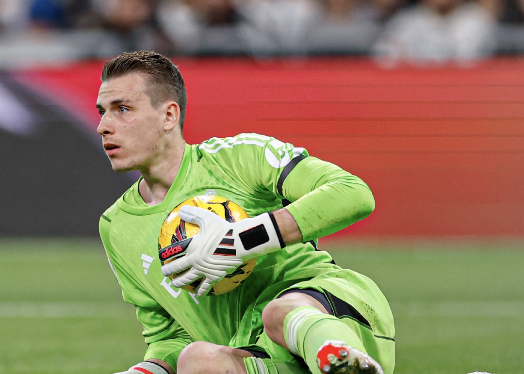 Andriy Lunin melanjutkan kontrak dengan Real Madrid. Foto: x.com/realmadrid