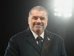 Dirumorkan Masuk Daftar Calon Pengganti Jurgen Klopp di Liverpool, Ange Postecoglou: Siapa yang Peduli?