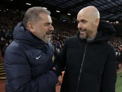 Pelan-pelan Saja Pak Pelatih! Postecoglou: Ten Hag adalah Bukti kalau Trofi Saja Nggak Cukup