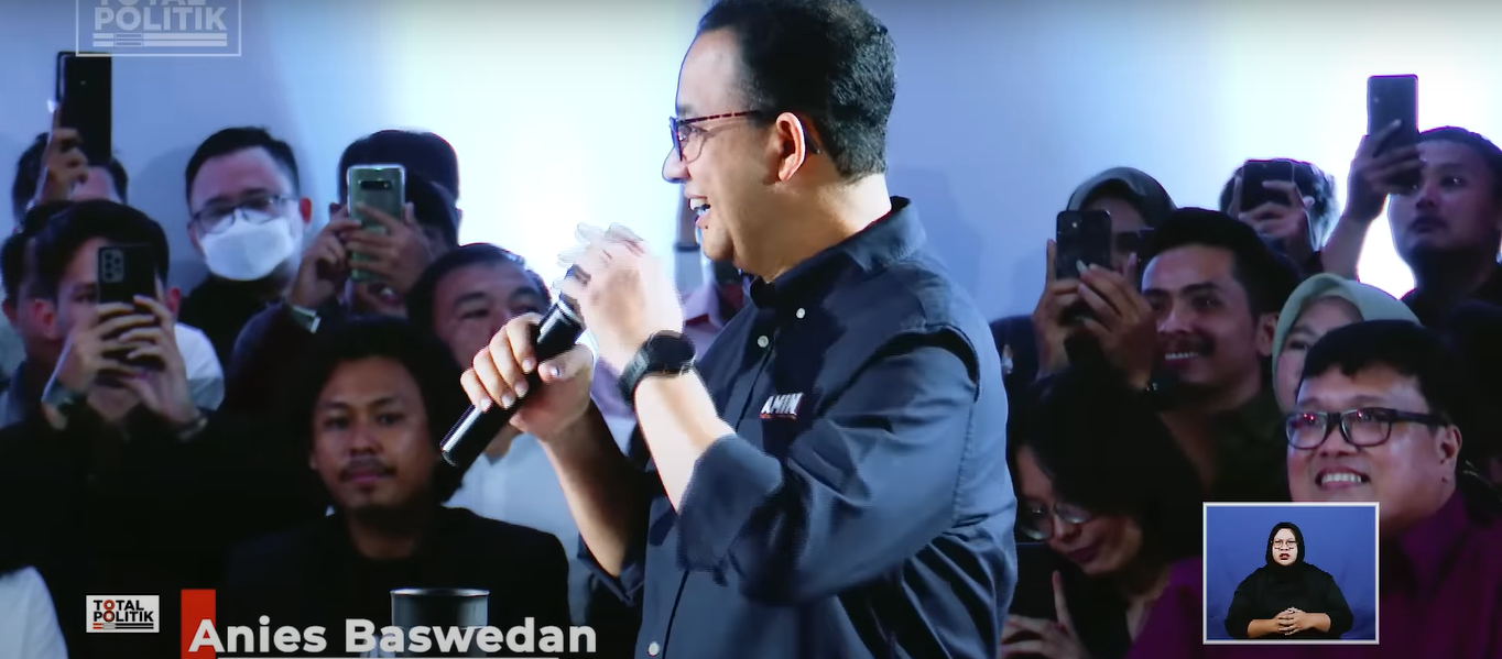 Anies bicara tentang oposisi pemerintah untuk berpendapat dalam suatu kebijakan. Foto: Tangkapan Layar YouTube Total Politik