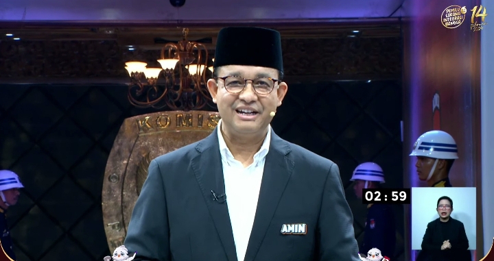 Anies Baswedan sindir Gibran sebagai milenial yang nyapres saat debat capres 2024. Foto: Tangkapan layar YouTube KPU RI
