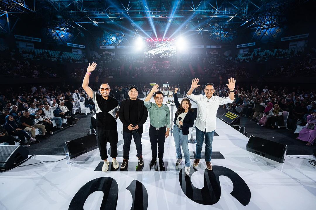 Kiky Saputri dan Ate roasting Cak Imin di Resolusi Indonesia 2024. Foto: instagram.com/ahmadsahronicenter_official