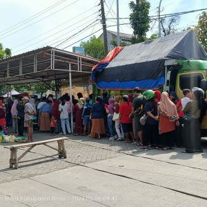 Ratusan Masyarakat Datangi Blok T Blora hingga Rela Antre, Ada Apa?
