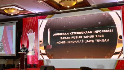 TUTURPEDIA - Hadir di Acara KIP Awards, Pj Gubernur Jateng: Keterbukaan Informasi Harus Terus Meningkat 