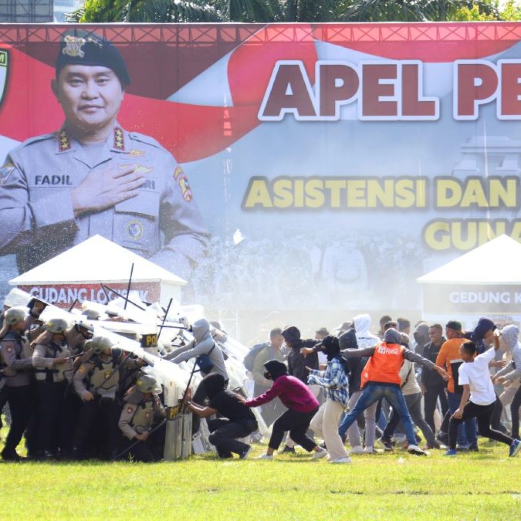 Jelang puncak Pemilu 2024, Polda Jateng gelar simulasi pengamanan. Foto: Dok. Humas