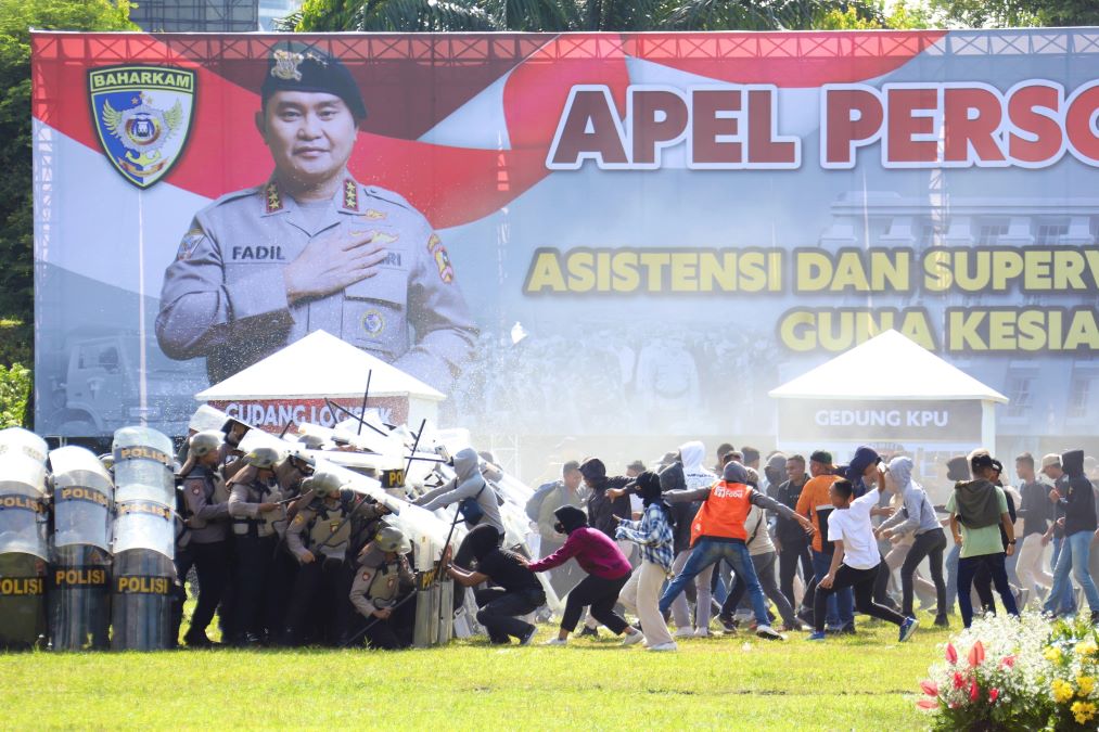 Jelang puncak Pemilu 2024, Polda Jateng gelar simulasi pengamanan. Foto: Dok. Humas