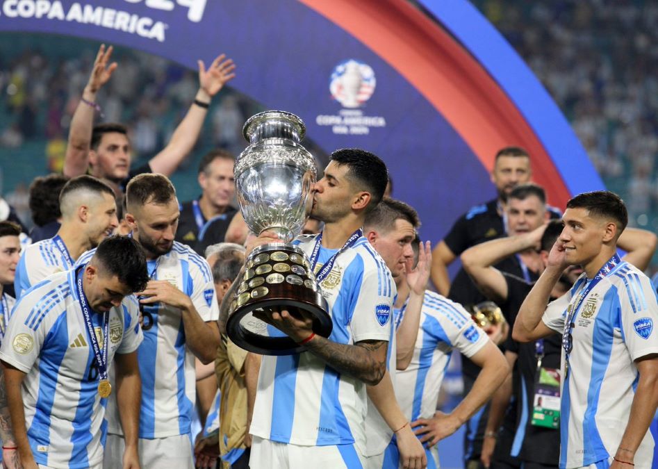 TUTURPEDIA - Pemain Timnas Argentina Nyanyikan Lagu Rasis, Federasi Sepak Bola Prancis Siap Layangkan Gugatan