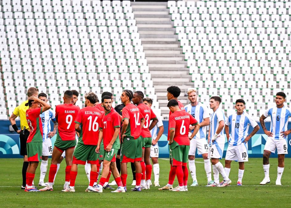 Kerusuhan di laga timnas Argentina vs Maroko dalam Olimpiade 2024. Foto: x.com/brfootball