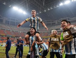 Piala Dunia U-17 2023: Taklukan Brasil, Hattrick Echeverri Bawa Argentina ke Semifinal