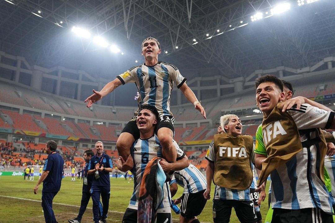 Timnas U-17 Argentina lolos ke semifinal Piala Dunia U-17 2023. Foto: instagram.com/santiiloopez11