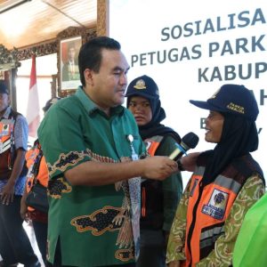 Kebahagiaan Petugas Parkir di Blora: Bukti 3,5 Tahun Kepemimpinan Bupati Arief Rohman 