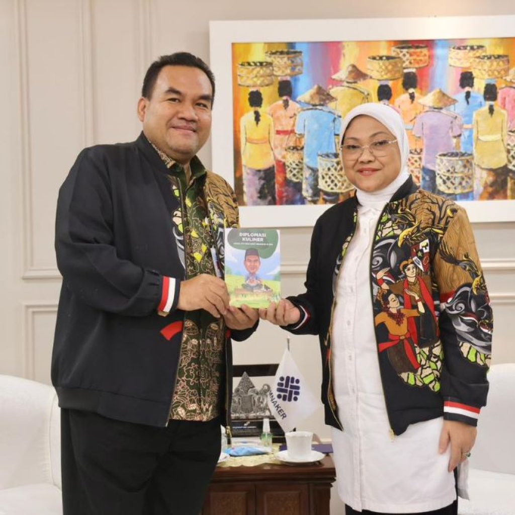 TUTURPEDIA - Kurangi Angka Pengangguran di Blora, Bupati Arief Rohman Lobi Kemenaker