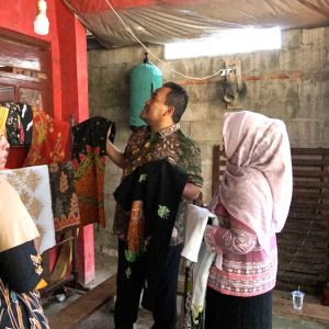 Kunjungi Pembuatan Kain Batik Sepanjang 15 Meter, Arief Rohman Rencanakan Festival Batik di Blora 