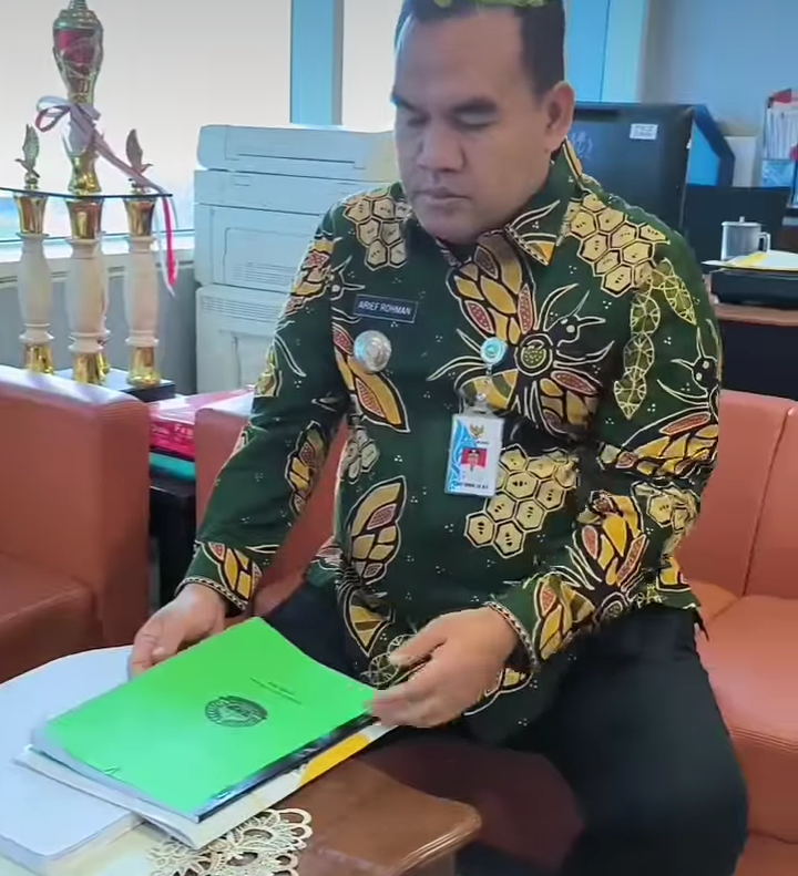 TUTURPEDIA - Bupati Arief Rohman Serahkan Berkas ke Kementerian PUPR untuk Pembangunan Kembali Pasar Ngawen 