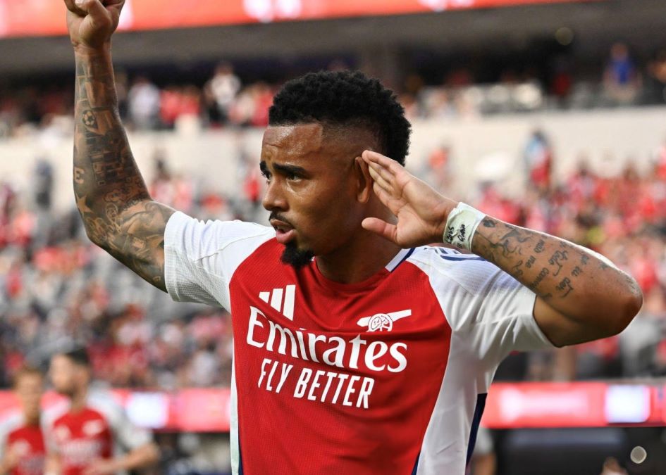 Mikel Arteta puji Gabriel Jesus usai laga Arsenal vs MU. Foto: x.com/ArsenalN7