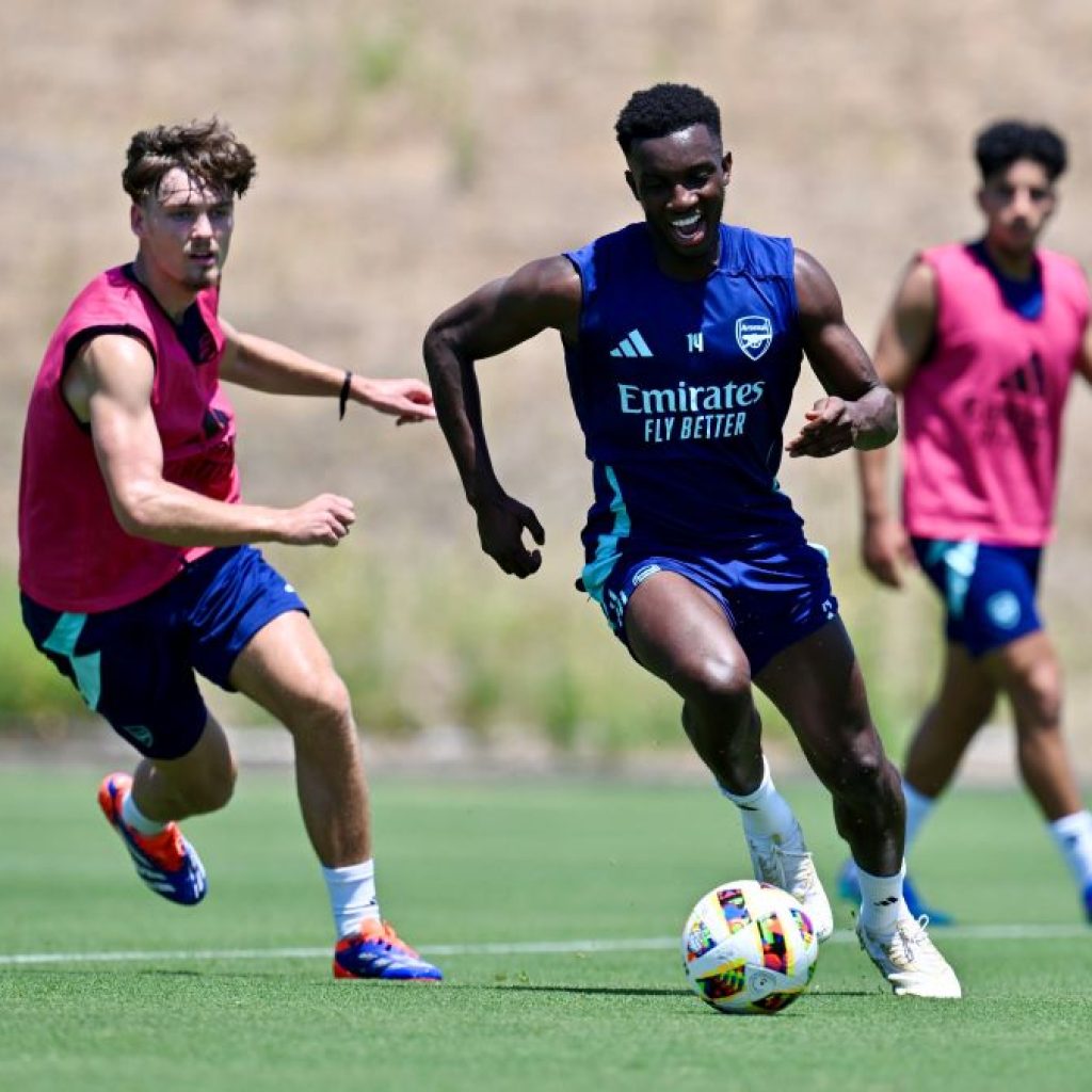 Tiga pemain Arsenal telah menyusul skuad untuk tur pramusim di Los Angeles. Foto: x.com/Arsenal