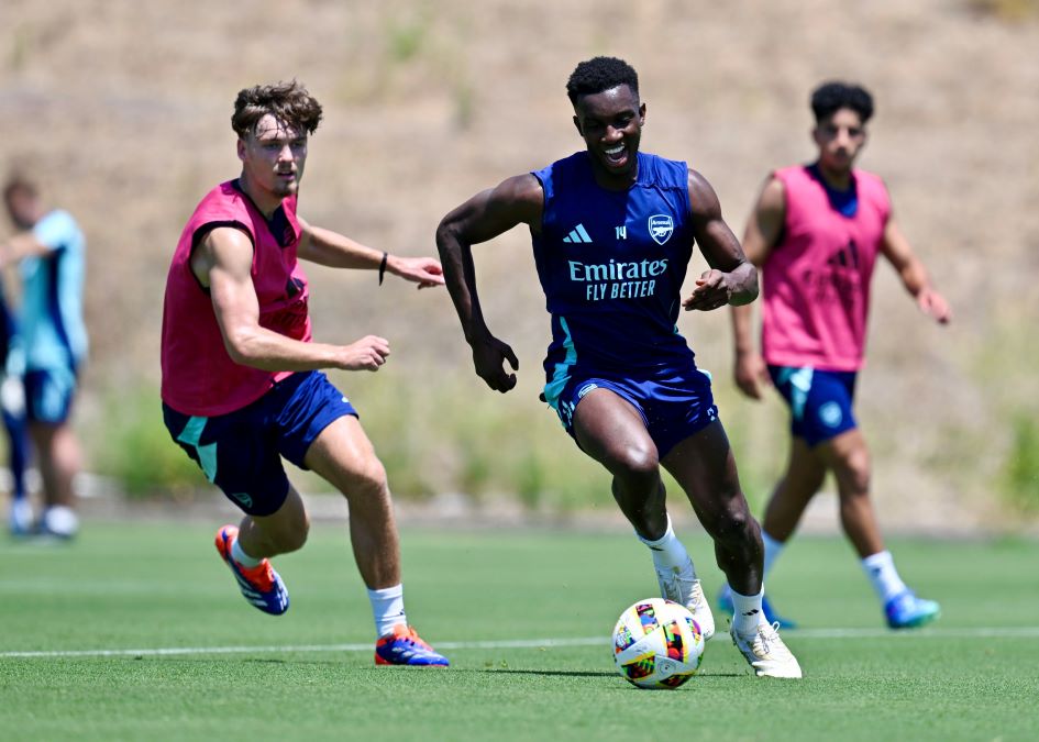 Tiga pemain Arsenal telah menyusul skuad untuk tur pramusim di Los Angeles. Foto: x.com/Arsenal